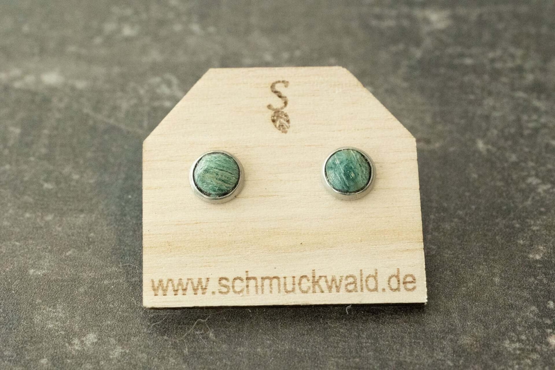 Wasserfeste Holzohrstecker aus farbigem stabilisiertem Holz