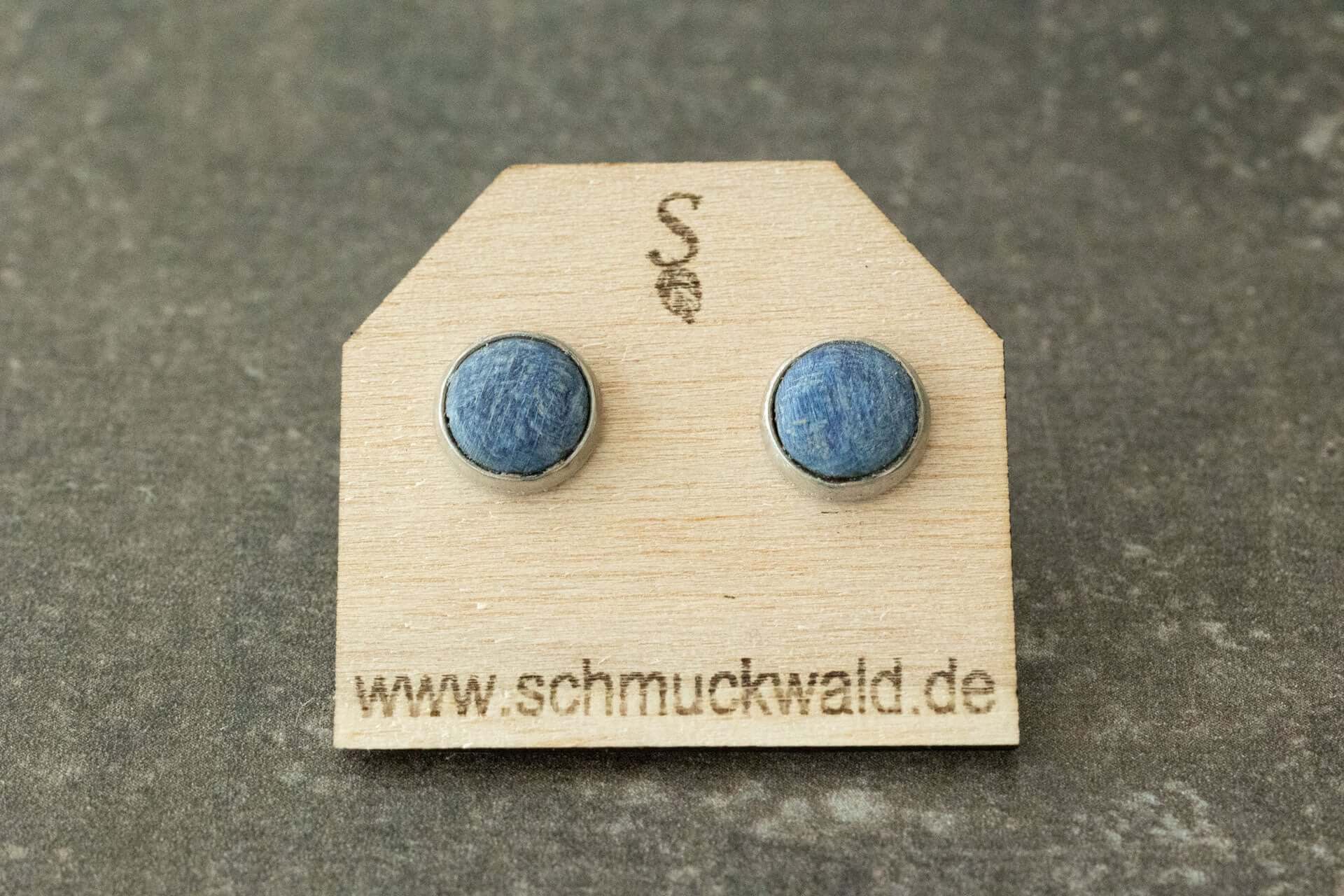 Wasserfeste Holzohrstecker aus farbigem stabilisiertem Holz