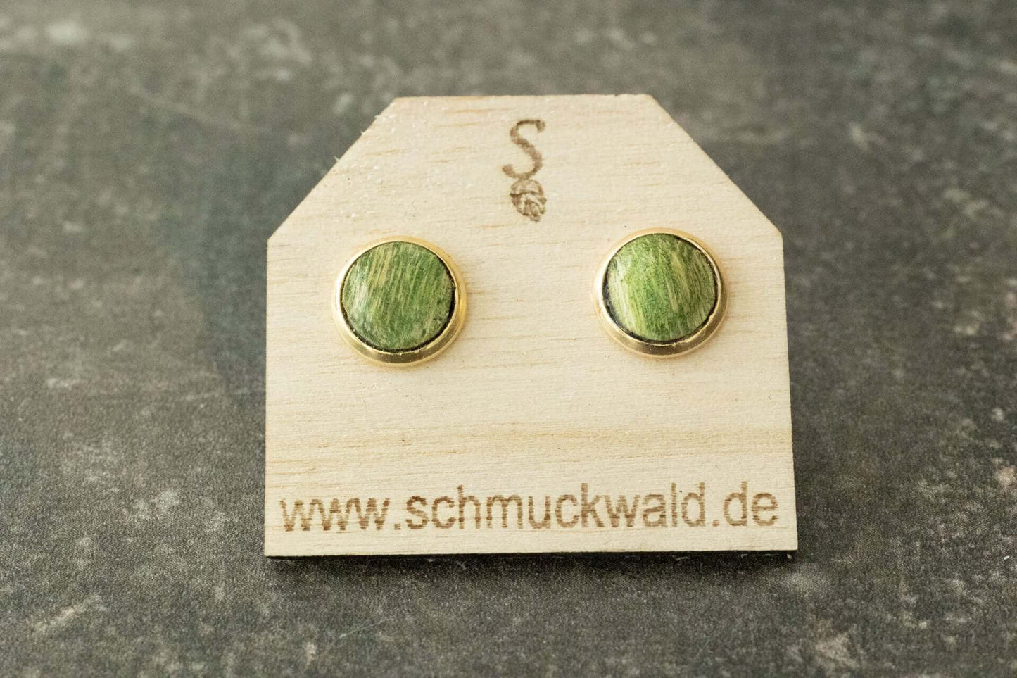 Wasserfeste Holzohrstecker aus farbigem stabilisiertem Holz