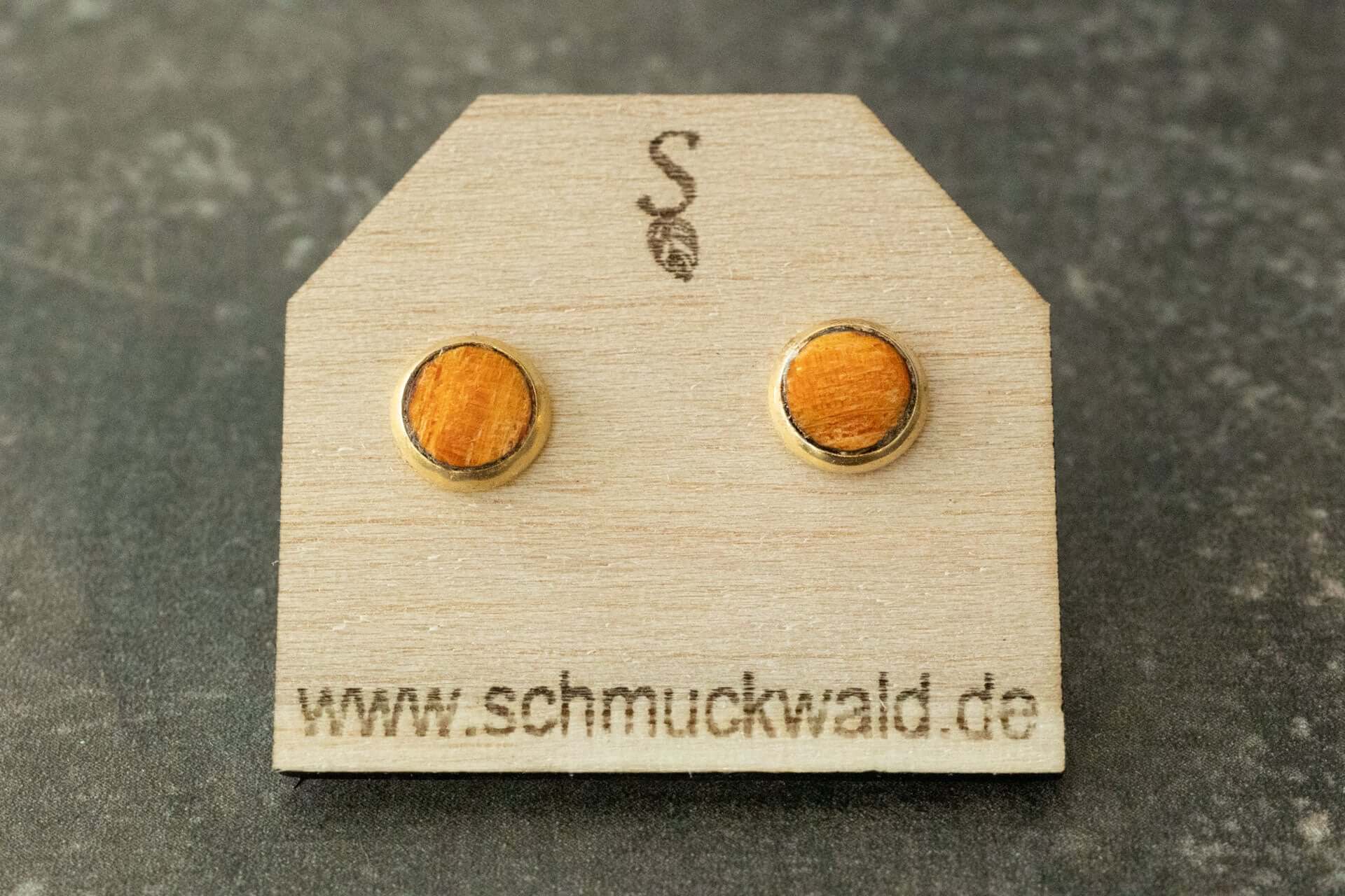 Wasserfeste Holzohrstecker aus farbigem stabilisiertem Holz