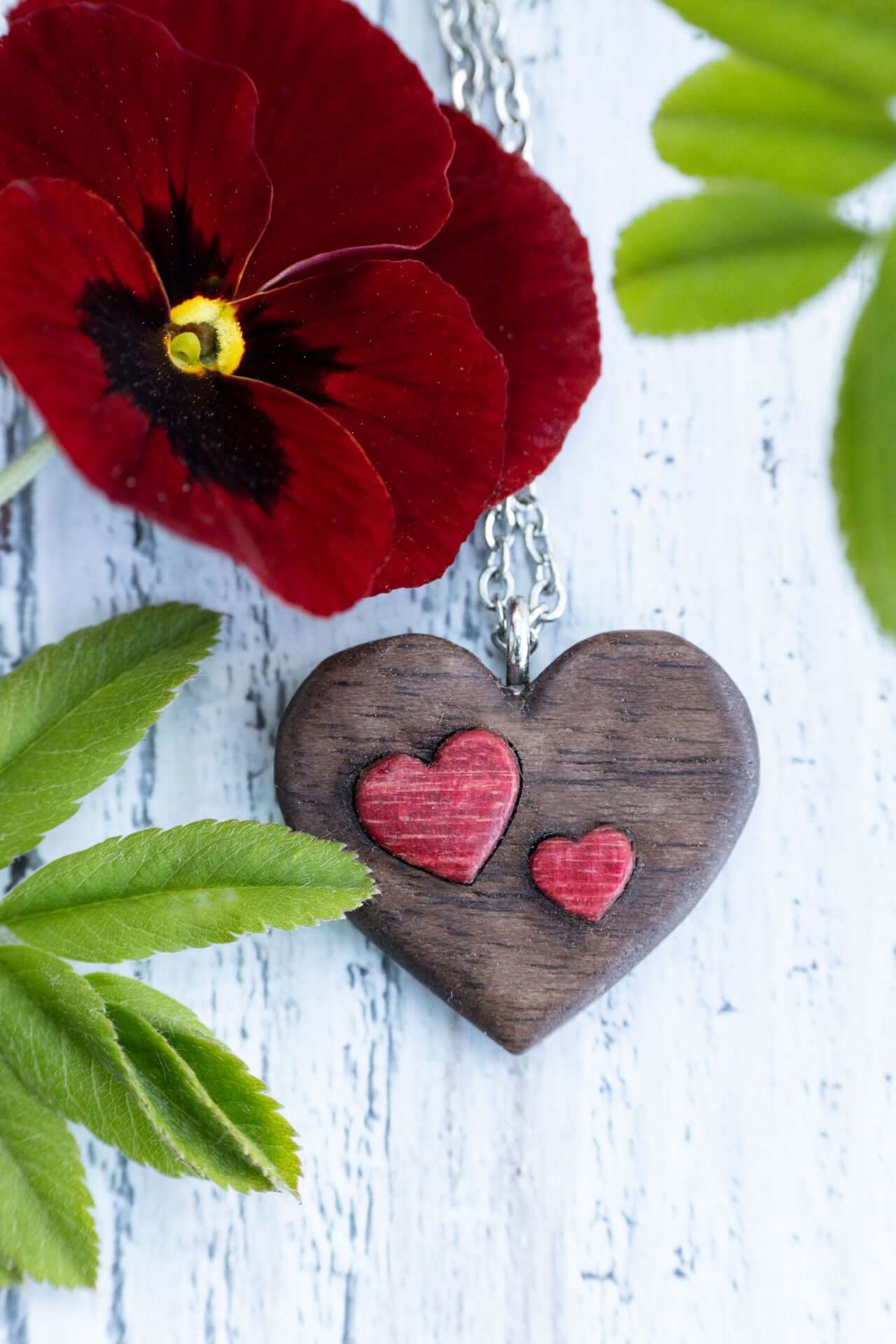 Herzkette aus Holz